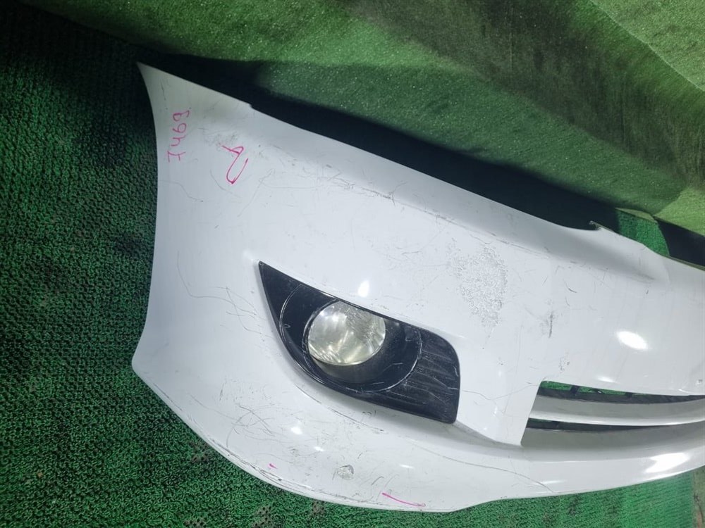 Бампер передний Ipsum 2005 ACM26 2AZFE