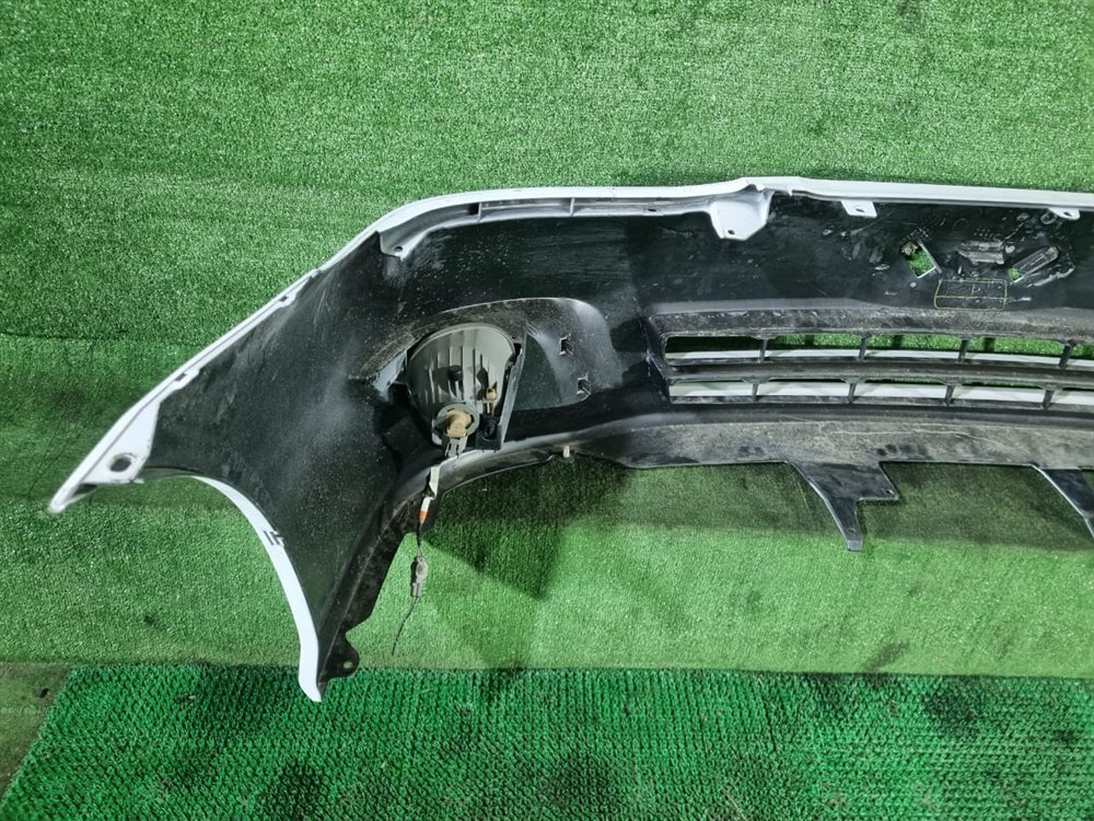 Бампер передний Ipsum 2005 ACM26 2AZFE