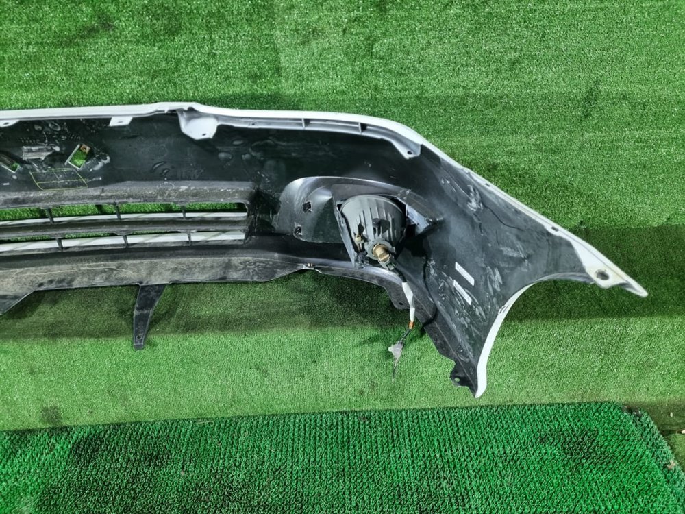 Бампер передний Ipsum 2005 ACM26 2AZFE