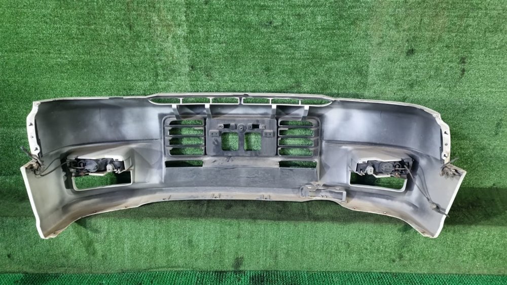 Бампер передний Elgrand 2001 E50 QD32DE