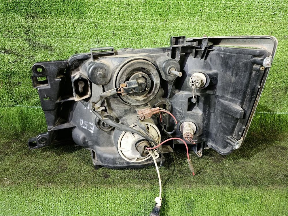 ФАРА правая Nissan Elgrand E50 QD32DE