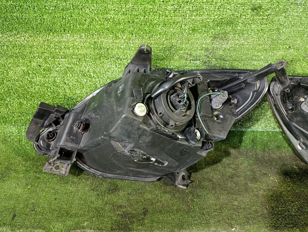 ФАРА Demio 2004 DY3W ZJ-VE