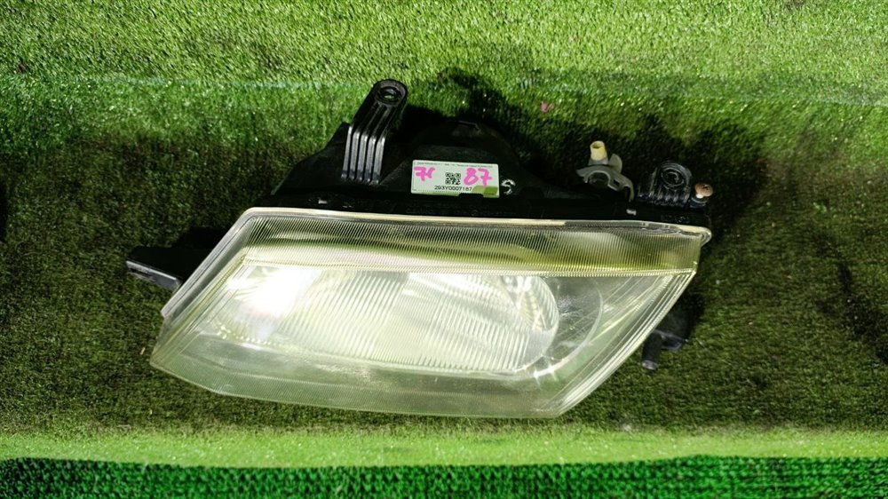 ФАРА левая AD 1999 Y11 QG13DE