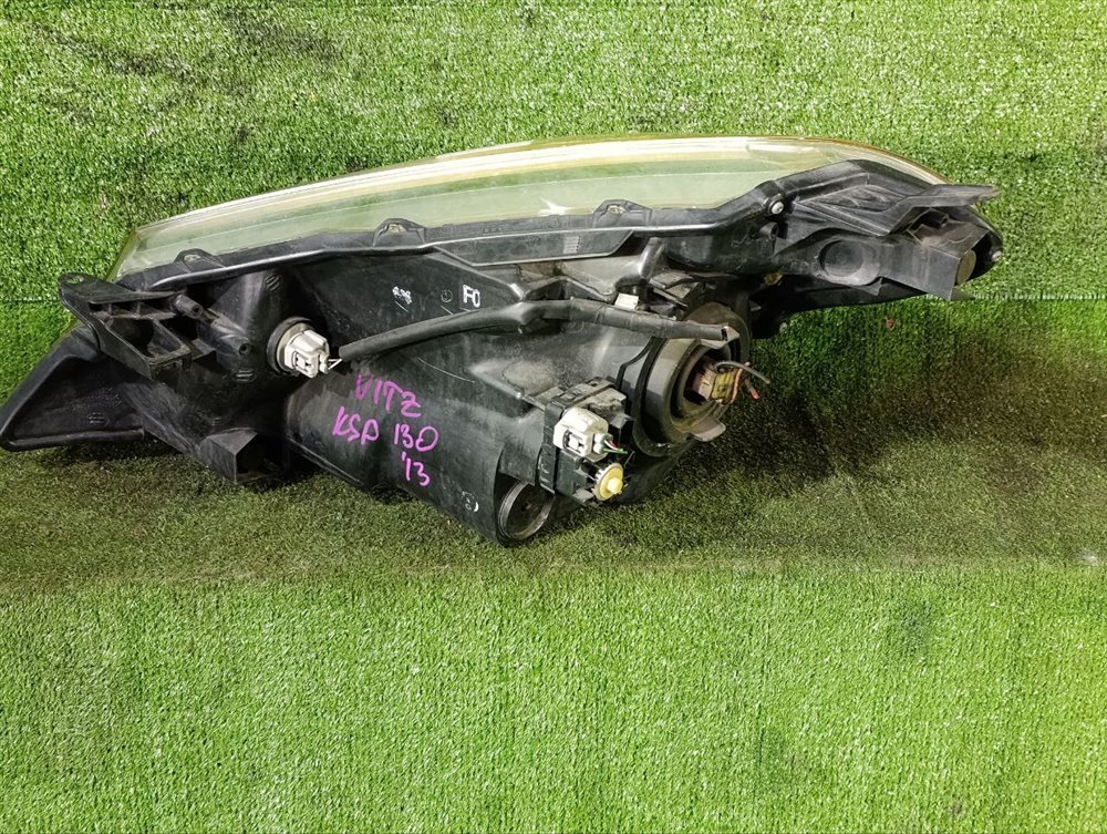 ФАРА правая Toyota VITZ KSP130 1KRFE