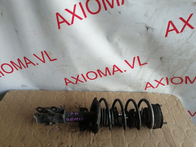 Стойка подвески передняя правая MAZDA DEMIO 2011 DE5FS ZYVE D65134700E контрактная