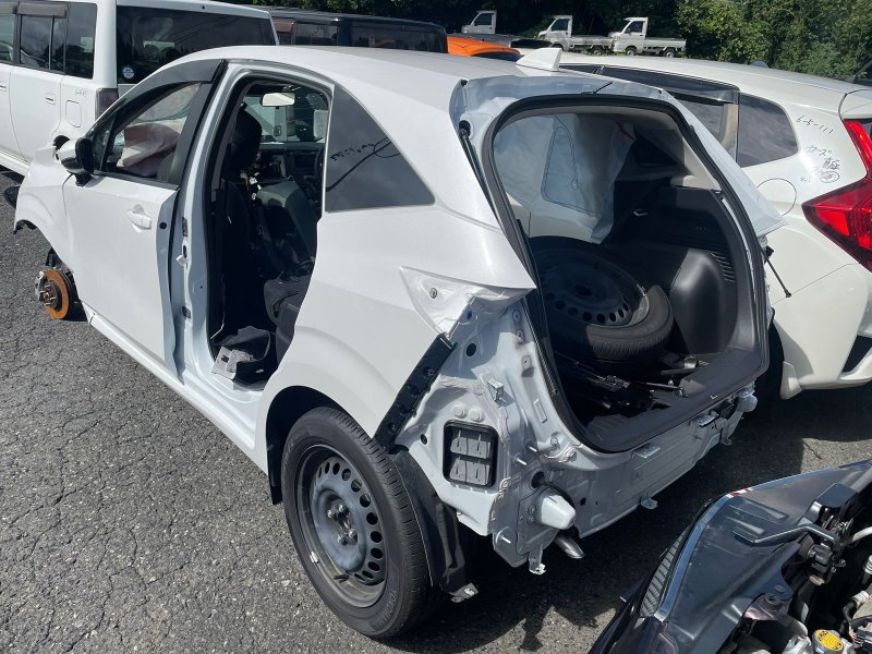 Суппорт левый передний для NISSAN NOTE E13 HR12DE, 410115RF0A, 410115RF0A 1 ракурс Суппорт левый передний для NISSAN NOTE E13 HR12DE, 410115RF0A, 410115RF0A 1 ракурс