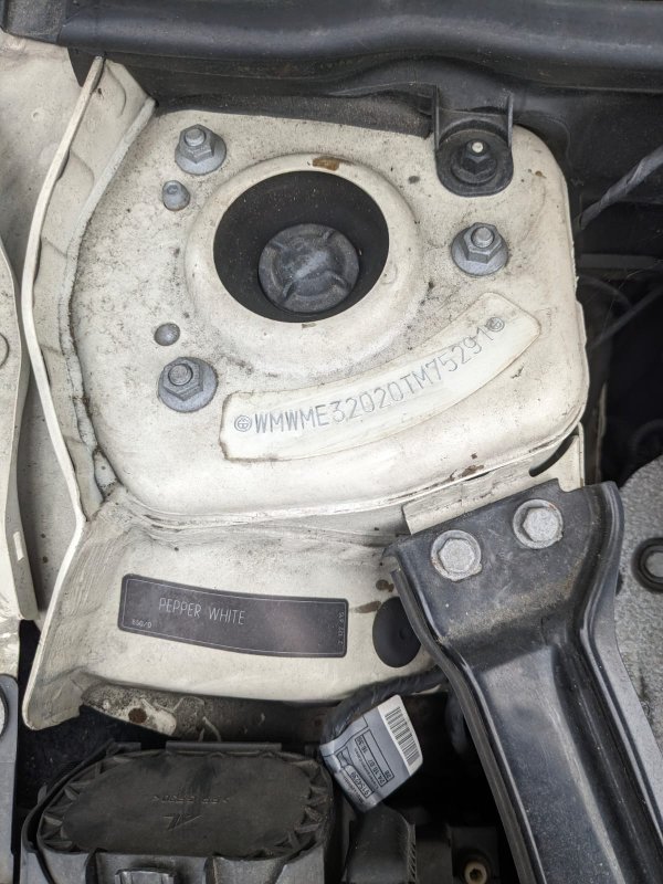 Подушка двигателя правая HATCH 2007 R56 N12B14A Подушка двигателя правая HATCH 2007 R56 N12B14A