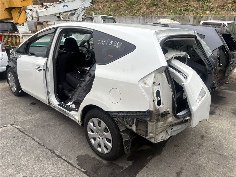Радиатор двс для TOYOTA PRIUS ALPHA ZVW41 2ZRFXE, 1640037260, 1640037260 2 ракурс Радиатор двс для TOYOTA PRIUS ALPHA ZVW41 2ZRFXE, 1640037260, 1640037260 2 ракурс