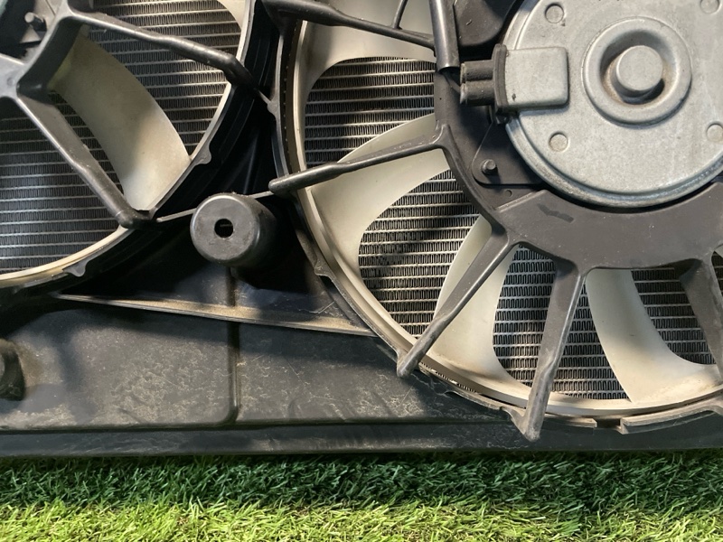 Радиатор двс для TOYOTA PRIUS ALPHA ZVW41 2ZRFXE, 1640037260, 1640037260 10 ракурс Радиатор двс для TOYOTA PRIUS ALPHA ZVW41 2ZRFXE, 1640037260, 1640037260 10 ракурс