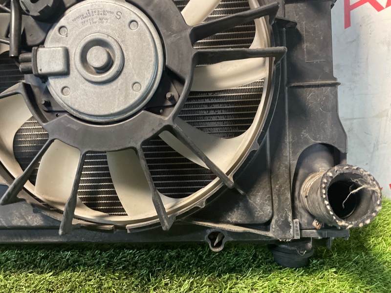 Радиатор двс для TOYOTA PRIUS ALPHA ZVW41 2ZRFXE, 1640037260, 1640037260 11 ракурс Радиатор двс для TOYOTA PRIUS ALPHA ZVW41 2ZRFXE, 1640037260, 1640037260 11 ракурс
