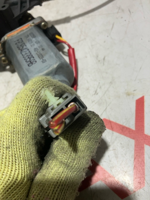 Стеклоподъемник передний правый TOWNCAR 1998 FN145 MODULAR V8 Стеклоподъемник передний правый TOWNCAR 1998 FN145 MODULAR V8