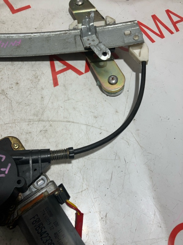 Стеклоподъемник передний правый TOWNCAR 1998 FN145 MODULAR V8 Стеклоподъемник передний правый TOWNCAR 1998 FN145 MODULAR V8