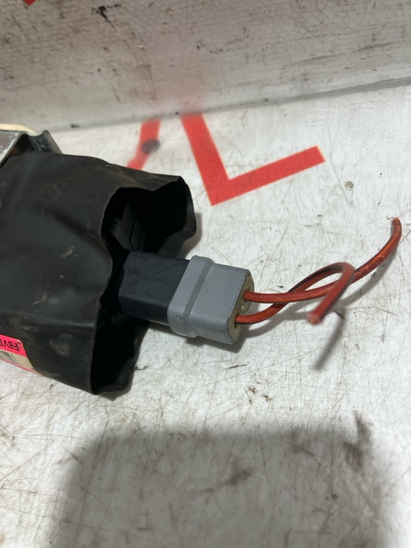 Замок двери передний правый TOWNCAR 1998 FN145 MODULAR V8