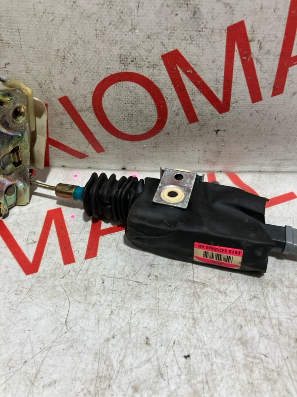 Замок двери передний правый LINCOLN TOWNCAR FN145 MODULAR V8