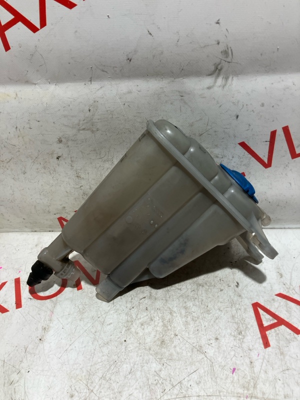 Запчасть бачок расширительный AUDI A4 2011 8K5 CDHB 8K0121403G контрактная Бачок расширительный AUDI A4 2011 8K5 CDHB 8K0121403G контрактная