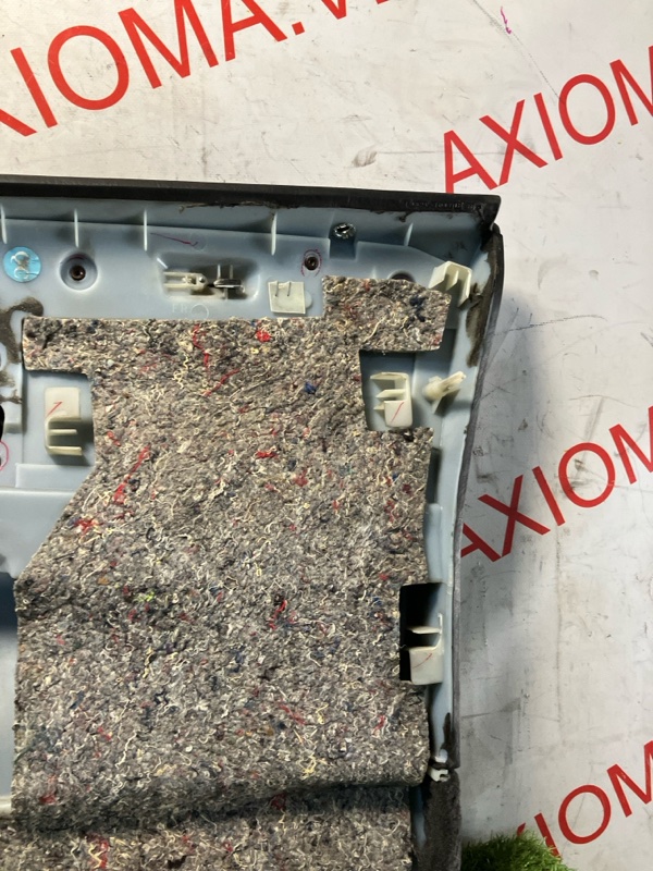 Обшивка дверей передняя левая TOWNCAR 1998 FN145 MODULAR V8