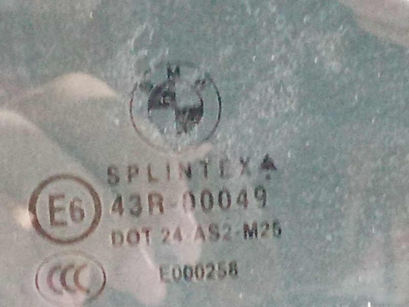 Стекло заднее левое E60