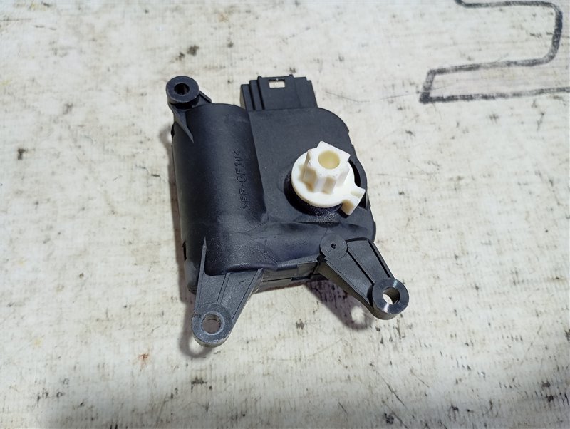 Сервопривод заслонки печки A3 2009 8P 1.8 CDA Сервопривод заслонки печки A3 2009 8P 1.8 CDA