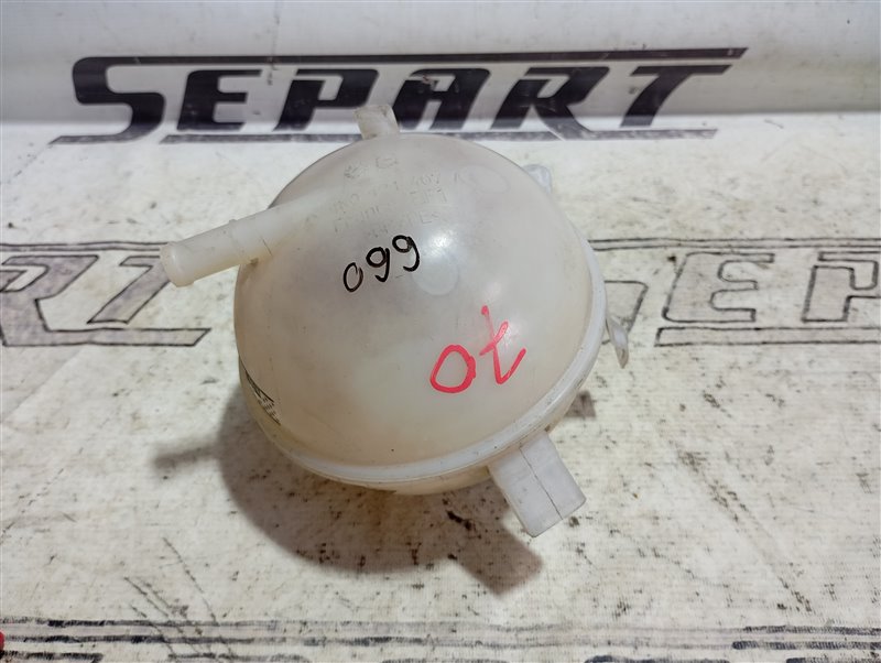 Бачок расширительный Passat 2012 B7 1.4 CAXA