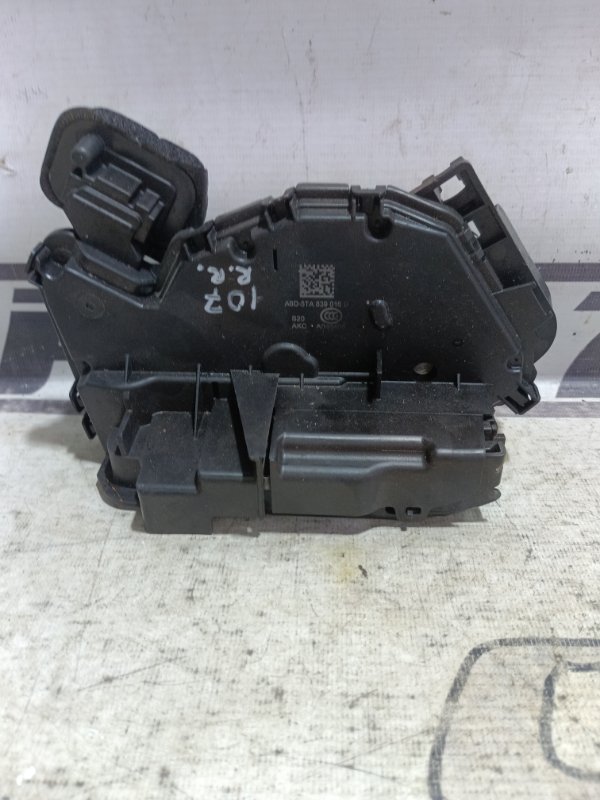 Замок двери задний правый Skoda Octavia 2017 A7 1.4 CZD 5TA839016D контрактная