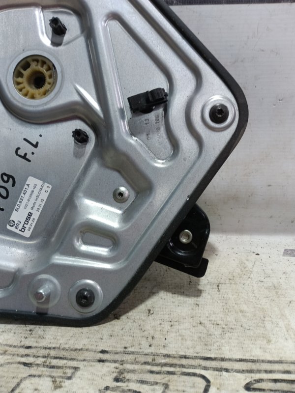 Стеклоподъемник передний левый YETI 2011 1.4 CAXA