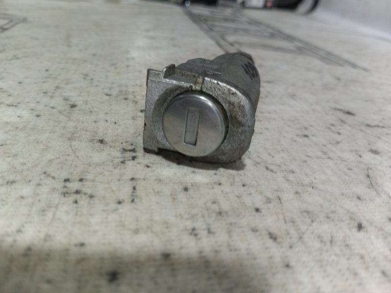 Личинка замка двери YETI 2011 1.4 CAXA