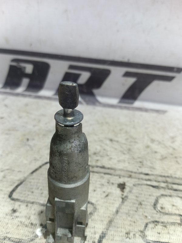 Личинка замка двери YETI 2011 1.4 CAXA