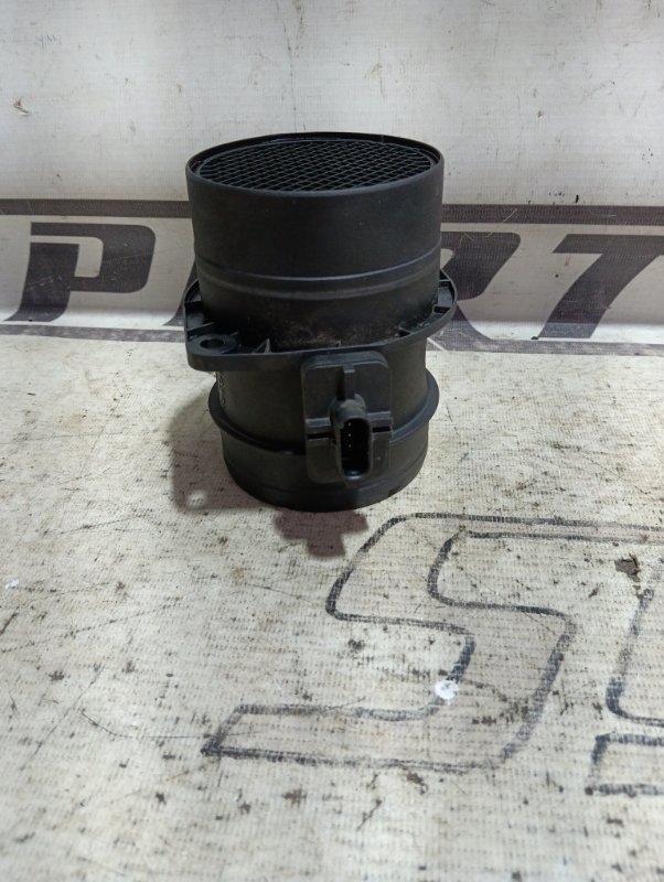 Датчик массового расхода воздуха Volkswagen Passat B8