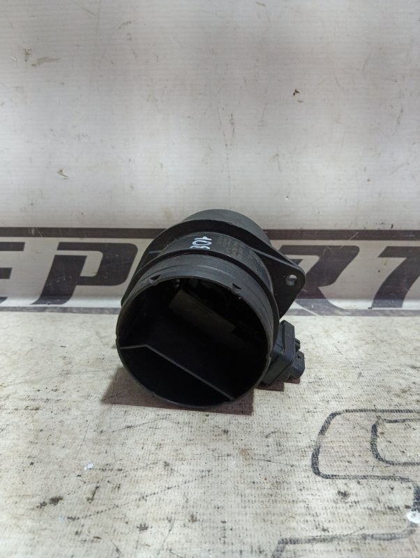 Датчик массового расхода воздуха Passat 2016 B8