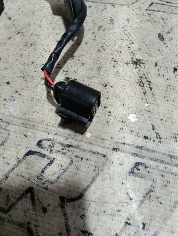 Блок управления топливным насосом Skoda Octavia 1.4 CAXA Блок управления топливным насосом Skoda Octavia 1.4 CAXA