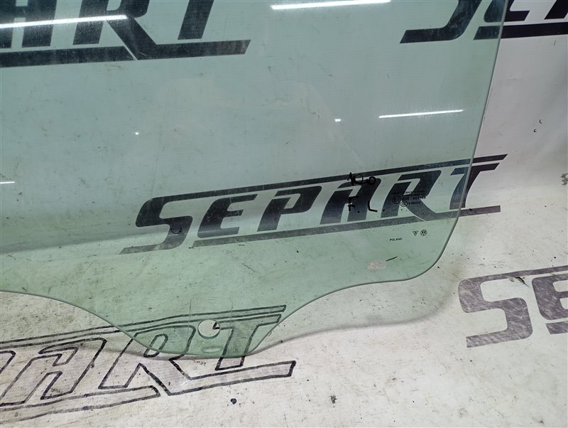 Стекло двери переднее левое Touareg 2008 4.2 BAR