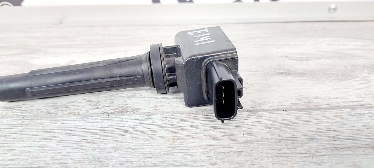 Катушка зажигания 6 GJ 2013 Седан 2.0