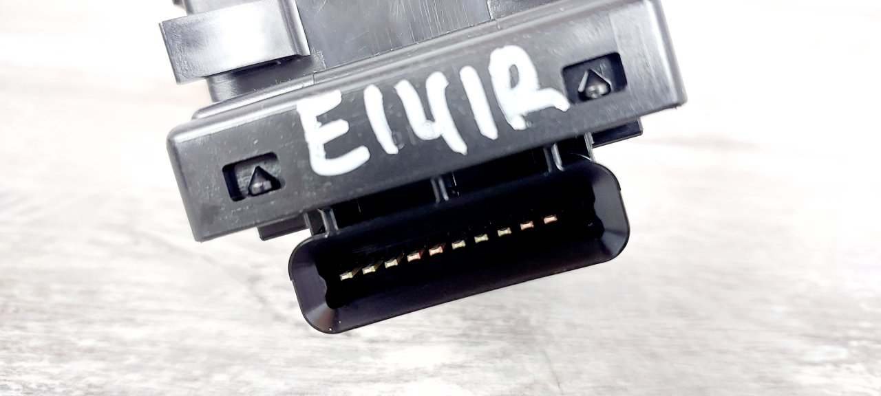 Переключатель подрулевой правый 6 GJ 2013 Седан 2.0 Переключатель подрулевой правый 6 GJ 2013 Седан 2.0