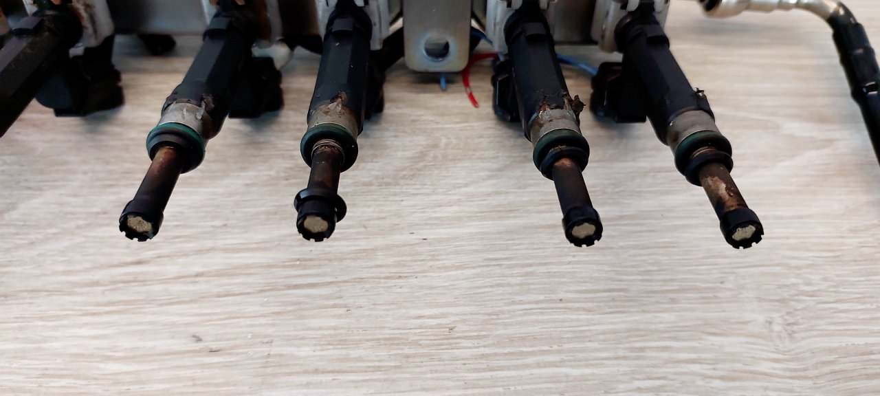 Рампа топливная Qashqai 2012 J10 1.6 HR16DE Рампа топливная Qashqai 2012 J10 1.6 HR16DE