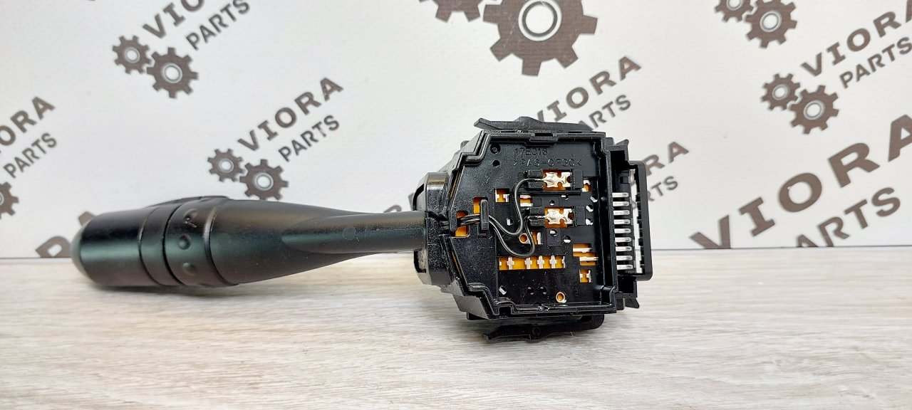 Переключатель подрулевой правый Mitsubishi Colt Z3 Z32A 3A91