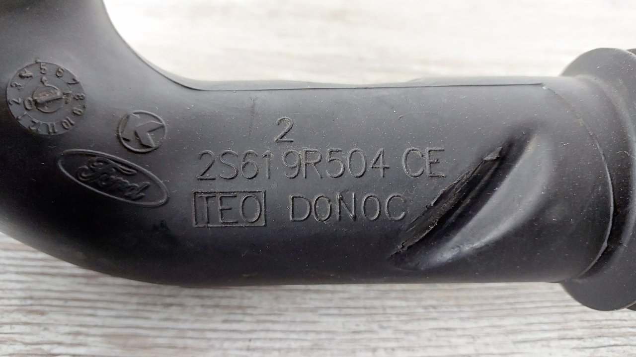 Патрубок воздушного фильтра Ford Fusion JU FXJA