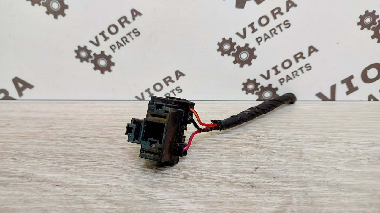 Фишка фары Lancer 9 2005 CS3A 4G18