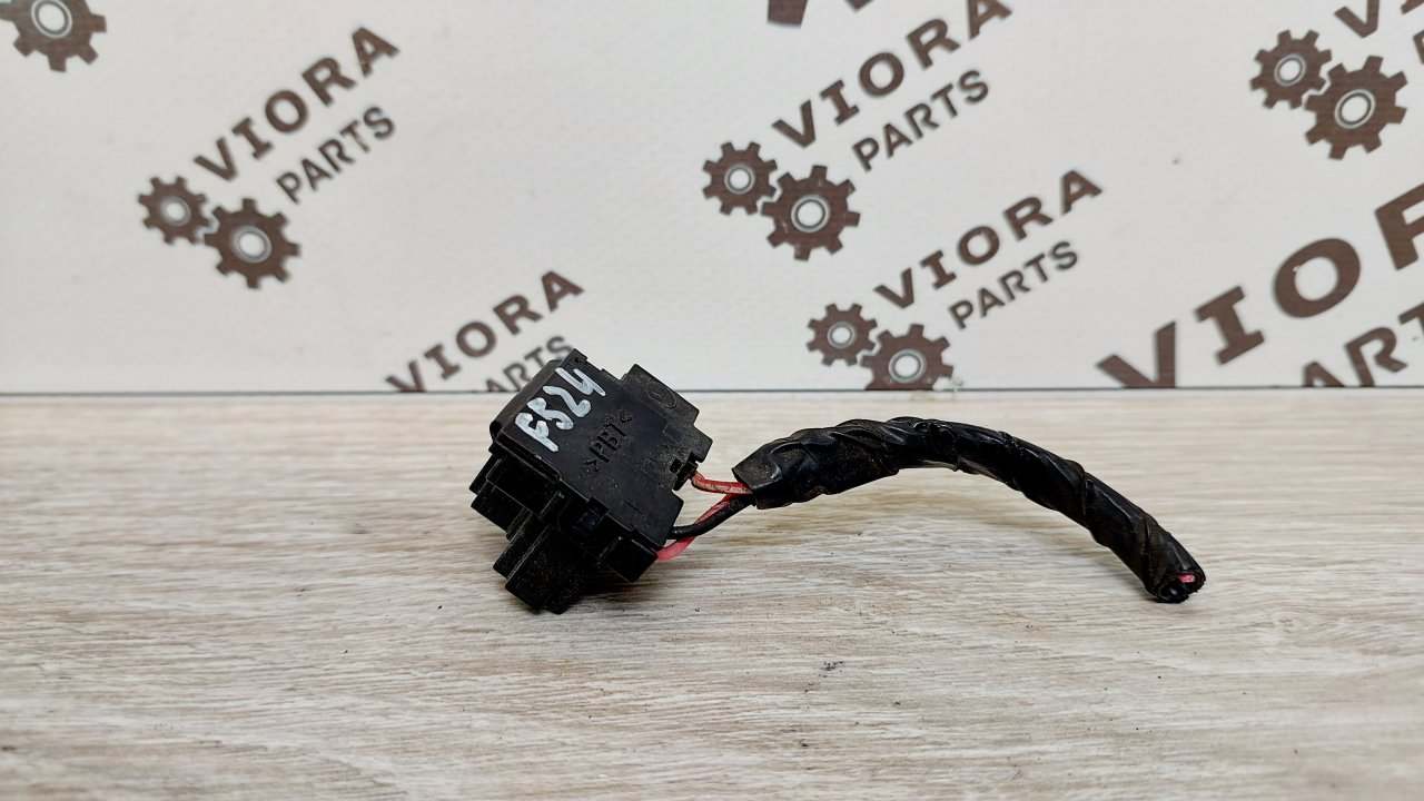 Фишка фары Lancer 9 2005 CS3A 4G18