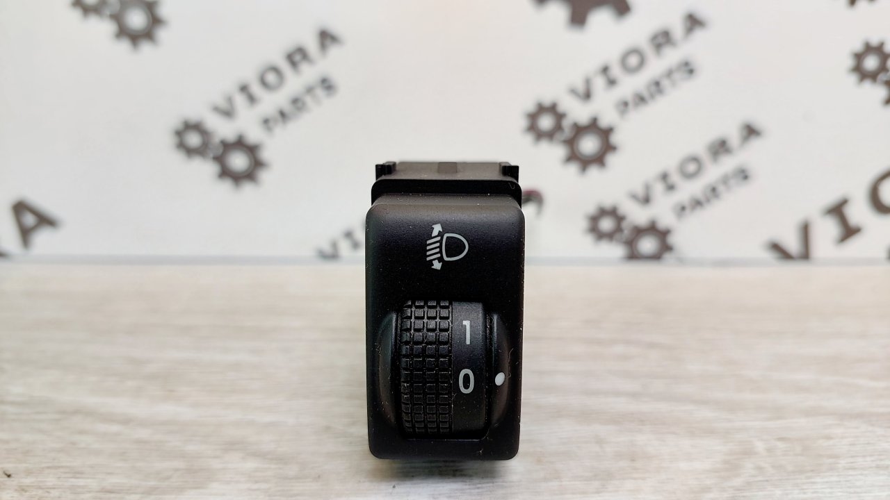 Кнопка корректора фар Note 2007 E11 CR14DE