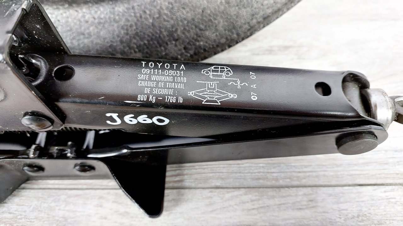 Домкрат Avensis 2007 T250 1ZZFE