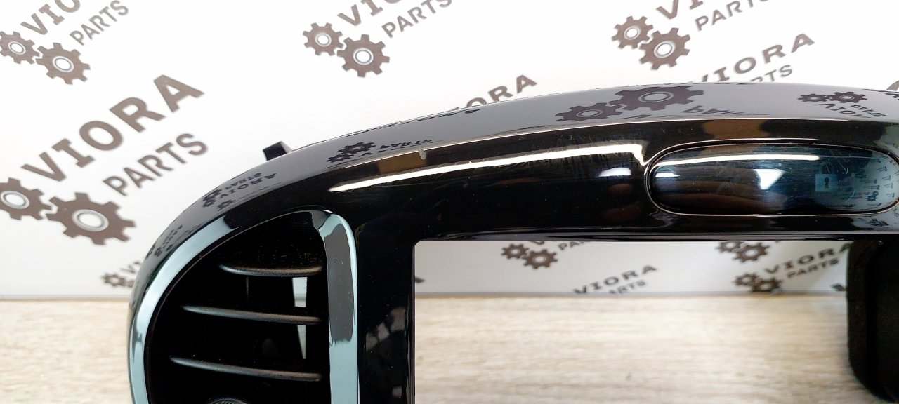 Рамка магнитолы Nissan Juke YF15 1.6 HR16DE Рамка магнитолы Nissan Juke YF15 1.6 HR16DE