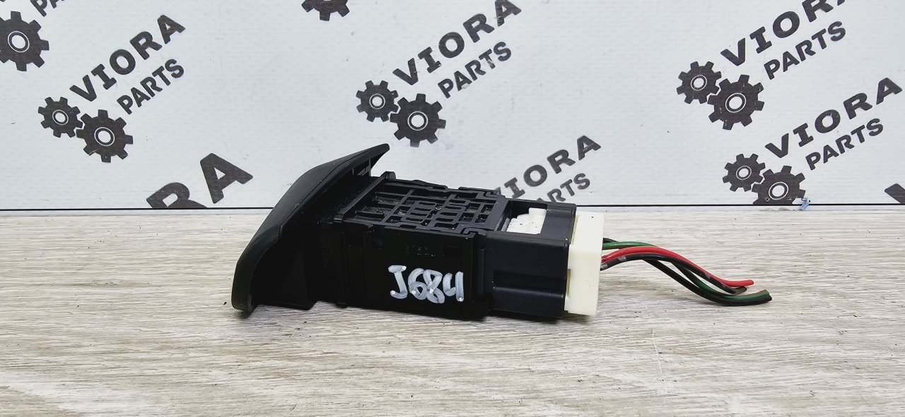 Кнопка аварийной сигнализации Nissan Primera P12 QG18DE