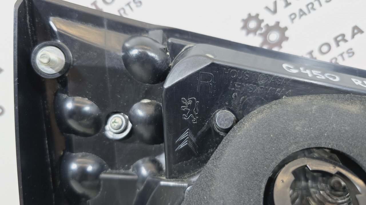 Фонарь в крышку багажника задний правый C-Crosser 2009 EP 4HN