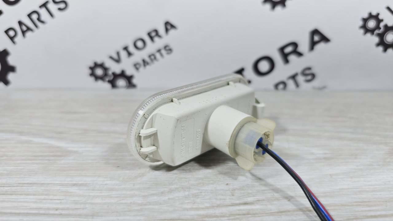 Повторитель поворота Fusion 2007 JU FXJA Повторитель поворота Fusion 2007 JU FXJA