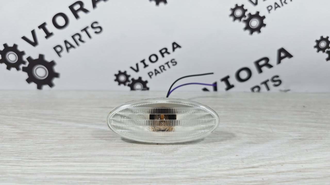 Повторитель поворота Nissan Juke 2012 YF15 HR16DE 261608990A контрактная