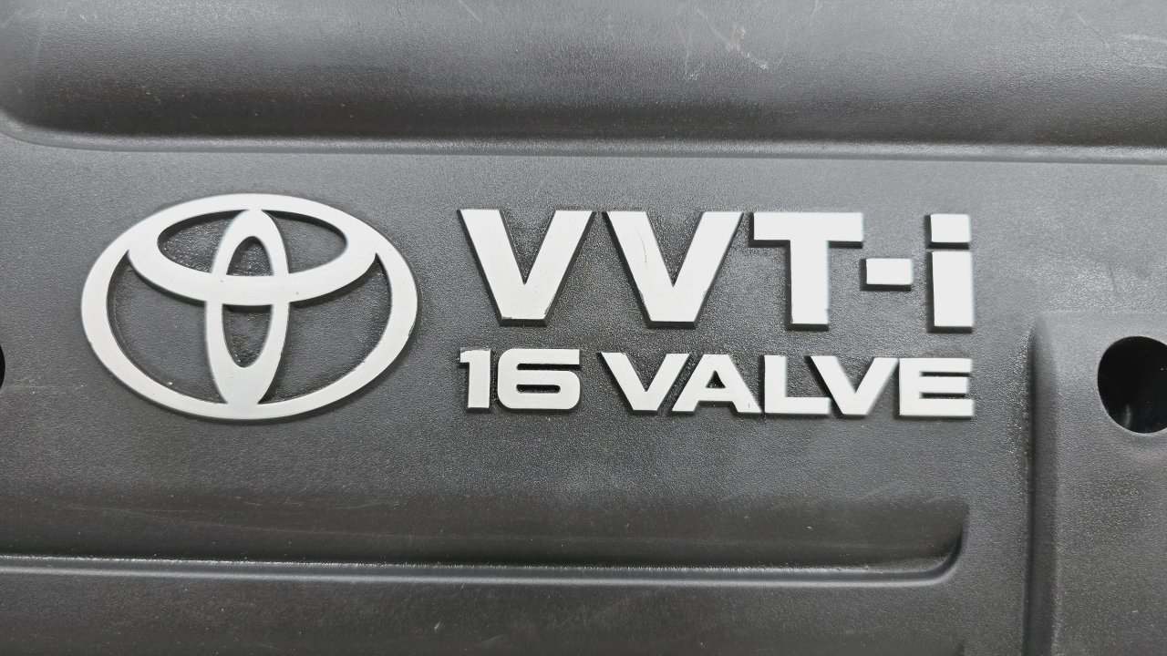 Накладка двигателя декоративная Toyota Avensis T250 1ZZFE Накладка двигателя декоративная Toyota Avensis T250 1ZZFE