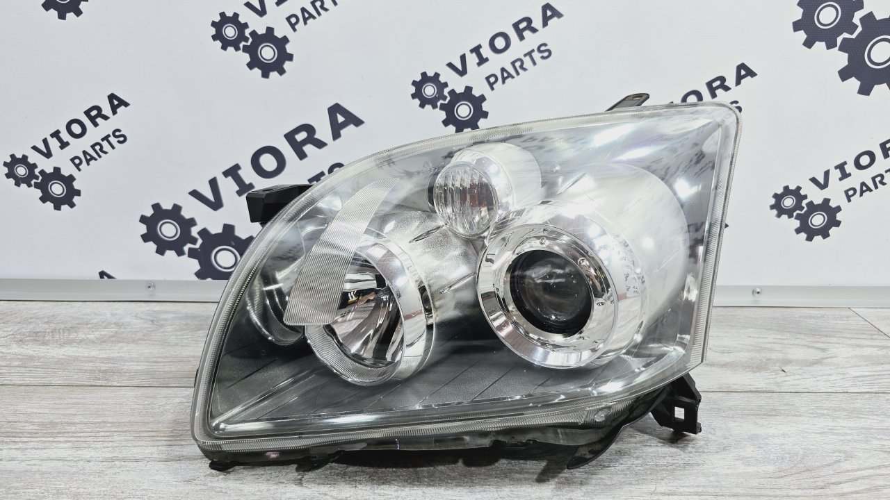 Фара галогеновая левая Toyota Avensis 2007 T250 1ZZFE 8117005220 контрактная