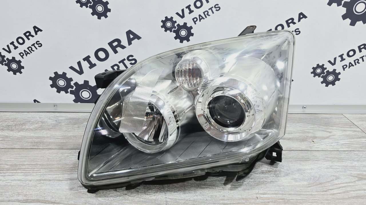 Фара галогеновая левая Avensis 2007 T250 1ZZFE