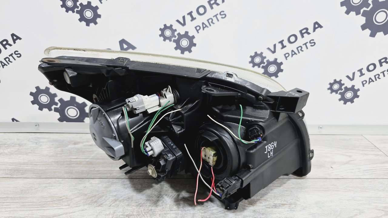 Фара галогеновая левая Avensis 2007 T250 1ZZFE