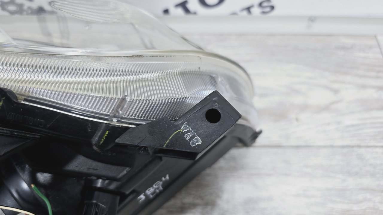 Фара галогеновая левая Avensis 2007 T250 1ZZFE